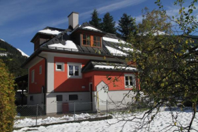  Villa Schnuck - das rote Ferienhaus  Бад-Гаштайн